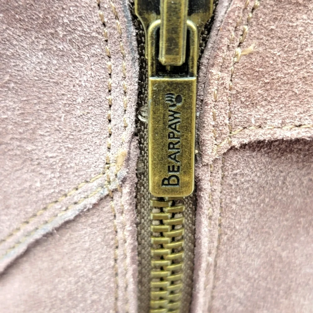 BearPaw features women